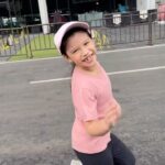 Ibnu Jamil Instagram - semoga bisa lari bareng terus sampe Yaya besar nanti..ya kan sayang @ririnekawati 🤍🙏 ayo ajakin keluarga kalian olahraga juga..jangan sehat sendirian..jalan2 sendiran aja kurang sedep..semangat jon💪🔥😊 🎽 @amclubindonesia #jamilosjourney #rindufamily