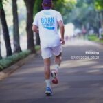 Ibnu Jamil Instagram - level hirarki pelari 1. pelari karena terpaksa 2. pelari karena kewajiban 3. pelari karena kebutuhan 4. pelari karena cinta nah kalian yang mana jon? pendapatan long run hari ini dengan easy pace..alhamdulillah ada peningkatan zona HR nya 🙏🔥 #jamilosjourney #road2LondonMarathon