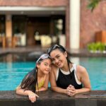 Ibnu Jamil Instagram - happy holiday..banyak senang ya kalian..love you sayang @abigail.cattleyaputri @ririnekawati 🤍❤️😘 maaf belom bisa bergabung 🙏 #jamilosjourney #RinduFamily