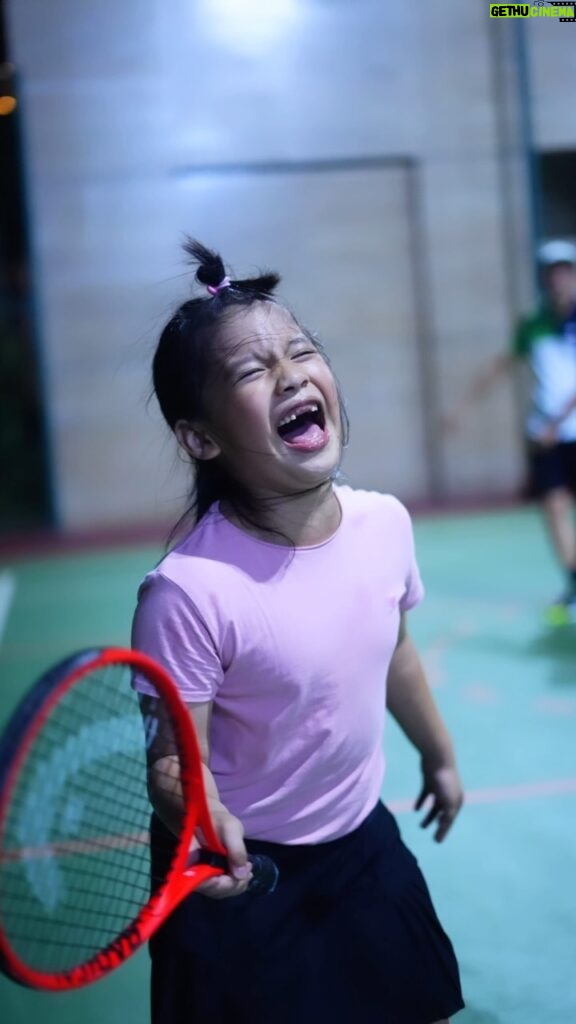 Ibnu Jamil Instagram - tennis rame rame dengan bintang tamu ibu Yaya @abigail.cattleyaputri ❤️‍🔥👍 @ririnekawati 🤍 @dianafikri07 @dennyfikri 📸 @fame_lens #jamilosjourney #rindufamily