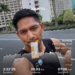 Ibnu Jamil Instagram - belajar steady pace untuk long run minggu sore ini 2:0 km (udah kaya skor MU kemaren malam😖😭😵‍💫) penghasilan minggu ini untuk #JR2LM 2024 #jamilosjourney #runner #running #pumafriendsid