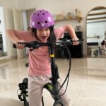 Ibnu Jamil Instagram - semoga sepeda nya awet sampe MU juara ya nak..jangan liat sepeda nya tapi liat helm nya warna fav mu nak @abigail.cattleyaputri sekali lg happy birthday anak papa Ibnu yg kocak dan keceh 😍😘❤️ #jamilosjourney #yayastory #yayabirthday #rindufamily