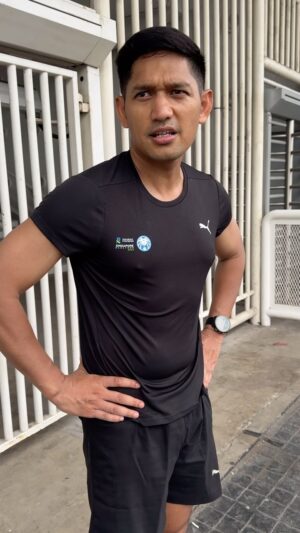 Ibnu Jamil Instagram - MENGKEREKETET Jon 😵‍💫

kok bisa jersey kamu @ririnekawati ada dilemari ku? butuh pencerahan secepetnya

#jamilosjourney