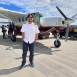 Ibnu Jamil Instagram - alhamdulillah dapat kesempatan seru banget jadi Pilot dipedalaman Papua yang sangat cinta dengan Sepakbola semuanya hanya ada didalam Film INDONESIA DARI TIMUR yang segera tayang di bioskop Indonesia terima kasih @alenia259 @aleniapictures @yosiasarwam ada yang tau ini pesawat apa??? (ada yang jawab pesawat telpon gw sledding dua kaki ya!!!) #jamilosjourney #film #indonesiadaritimur #papua Bandara Wamena, Jayawijaya