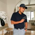 Ibnu Jamil Instagram - Halo jonn gw mau bagi - bagi kado nih bareng @voilamen untuk 2 orang pemenang dengan total hadiah hingga 8 Juta! Akan ada 1 orang yang akan mendapatkan topi dari brand A.P.C dan dan belt dari brand J.Lindeberg dan 1 orang lainnya akan mendapatkan card holder dari brand Fendi.  Yuk ikutan caranya gampang banget kamu cuma perlu: * follow @voila.id @voilamen dan pastinya IG gw jon @ibnujamilo * comment barang yang lo mau (contoh: gw mau topi dan belt) dan tag 3 temen lo * likes dan comments postingan foto @voila.id @voilamen lainnya pemenang akan diumumkan di Instagram @voila.id pada tanggal 27 December 2023.  Good luck semua!! Sykaaaadd jonnn 🔥🔥 #VoilaMyStyle