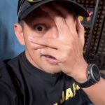 Ibnu Jamil Instagram - solusi untuk anak MU nanti malam agar hidup lebih tanang🫣 yuk pesimis dan hidup realistis 💪❤️‍🔥 teriak tipis GGMU (sambil bisik2) #jamilosjourney #manchesterunited #ggmu