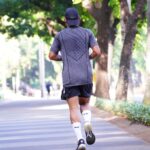 Ibnu Jamil Instagram - latihan pagi ini 10k ditemani @pocarisportid persiapan untuk #JR2LM 2024 📸 @fame_lens #jamilosjourney #runner #pocarisportid