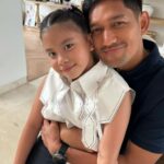 Ibnu Jamil Instagram - Yaya dan ritual pagi nya have a good day Abigail Cattleya ❤️‍🔥🏀🫡 #jamilosjourney #yayastory