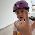 Ibnu Jamil Instagram - Yaya si paling basket dan selalu haus tantangan!!! mini vlog main basket bareng ibu Yaya yang semakin tertantang dengan cara2 memasukan bola kedalam keranjang dong nombok dong nombok dong…. #jamilosjourney #yayastory #basketball