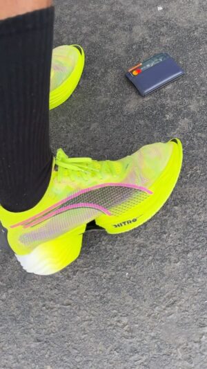 Ibnu Jamil Instagram - pake acara jatuh lagi!!! 

Puma FAST-R Nitro Elite 2 🖤

#jamilosjourney #pumafriendsid #pumafastR2