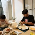 Ibnu Jamil Instagram - Happy 17th Birthday Dhofin semakin dewasa gak cuma jasmani nya tapi rohani nya pun semakin Ilmu Padi abangku 🙏🫡 diusia yang baru ini semoga Dhofin selelu diberikan kesehatan keberkahan kesuksesan kebahagian kekuatan dan kelancaran dalam semuanya kejar terus cita-cita kamu…you always make me proud ❤️ #jamilosjourney #dhofinbirthday