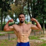 Ibrahim Tsetchoev Instagram – Secret de la réussite ? 
justement il n’y a pas de secret, il n’y a que le travail acharné qui paye ! 
vous en dites quoi de mon physique en sachant que, je ne fais pas de musculation pour avoir un beau corps, le sport que je pratique est MMA, j’ai fait beaucoup de poids de corps, musculation spécifique au sport de combat, et bien sûr une bonne hygiène de vie. France