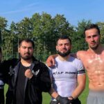 Ibrahim Tsetchoev Instagram - Merci beaucoup a mes bro pour le Sparring, qui m’a permis de voir mon niveau par rapport à les pros de MMA, grâce a mon coach @sofiane_derdega j’ai ressenti une grosse progression sur tous les niveaux ✊ France