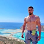 Ibrahim Tsetchoev Instagram - J’ai tellement kiffer la #crete les gars, s’était l’un de mes meilleurs séjour 😍. J’offre un billet aller retour avec la personne de votre choix, tu dois identifier la personne avec qui tu aimerais partir et liker ma photo et être abonné bien sure! je pense c’est un bon deal 😌, j’aime bien faire des petits kdo des fois Balos Lagoon