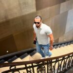 Ibrahim Tsetchoev Instagram – Paparazzi got me!
non je rigole 😏
vous validé ? si oui CORE ROGE 😬 Avenue Montaigne