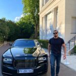 Ibrahim Tsetchoev Instagram - l’argent ne rend pas heureux, mais je préfère m’ennuyer dans un RR que dans un bus 🤪 Je pense que vous êtes d’accord avec moi l’équipe ? Ne croyez pas a ce que vous disent que l’argent c’est pas important, ils essaie juste de détourner votre attention ! Mais ça veut pas dire que pour l’argent, on doit vendre notre dignité, nos principes et valeurs ! Monaco