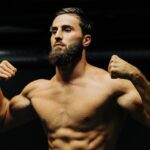 Ibrahim Tsetchoev Instagram - Bientôt je vous annonce une très grosse nouvelle, une nouvelle chapitre de ma vie s’ouvrira. Et ce chemin parcouru depuis des années, en a parcouru ensemble , j’espère continuer vous voir de mes côté pendant cette nouvelle aventure remplie d’émotion ✊👊 📸 @erwansmis France