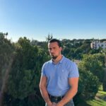 Ibrahim Tsetchoev Instagram – Si y’a des grandes marques ont besoin d’un mannequin, je suis encore disponible, mais je sais pas si c’est encore pour longtemps, donc dépêcher vous !
Si non vous étés partie ou en vacances cette été ? Faro, Portugalia