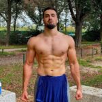 Ibrahim Tsetchoev Instagram – Secret de la réussite ? 
justement il n’y a pas de secret, il n’y a que le travail acharné qui paye ! 
vous en dites quoi de mon physique en sachant que, je ne fais pas de musculation pour avoir un beau corps, le sport que je pratique est MMA, j’ai fait beaucoup de poids de corps, musculation spécifique au sport de combat, et bien sûr une bonne hygiène de vie. France