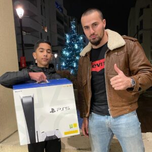 Ibrahim Tsetchoev Instagram - Bonjour les gars, désolé pour le retard, c’était assez compliqué d’envoyer au gagnants leurs cadeaux, en sachant que il y avait des gagnants même hors de France! 
merci beaucoup pour cette participation.
pour ceux qui n’ont pas gagné,  ne vous inquiétez pas, au début de l’année prochaine je vais organiser un autre concours beaucoup plus conséquent, et même en général j’organise différentes concours au moins une fois par mois!