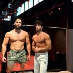 Ibrahim Tsetchoev Instagram - Dès que un cocard, commence a partir, on me fait une autre, soit je prends trop de risque pendant , mes sparings 😬 , soit je monte pas ma garde France