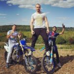 Ibrahim Tsetchoev Instagram - @acrobate94 m’apprend à lever mon croce et pas que , video disponible sur Ibraplus. À votre avis il faudra combien de temps pour savoir lever la roue? Essonne