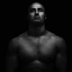 Ibrahim Tsetchoev Instagram - Vous aimez bien ce genre de photo? j’aime bien moi ca change d’habitude. N’avait pas pas peur d’emprunter un chemin différent, si votre but est différent votre chemin est aussi différent, ce chemin va comporter beaucoup de danger et incertitude, mais c’est seul moyen d’en arriver, n’attendez pas que la réussite vois tombe dessus par chance , fromage gratuit est seulement dans piège a souris 🐁 📸 @kytaofrenchcut Paris, France