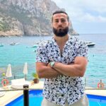 Ibrahim Tsetchoev Instagram - A votre avis, comment je me suis fait le coquard ? repense 1: une groupe de turist, bourré, m’aurais agressé 2: les raquetteur aurait essayé de me racketter 3: je me suis cogné en sautant dans la piscine 😬 4: ta une autre réponse . Palma De Mallorca, Spain