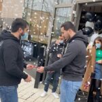 Ibrahim Tsetchoev Instagram - Je suis tellement fier de vous annoncer que notre nouveau restaurant @blackandwhiteburger a ouvert officiellement ses portes à #saintetienne dans le centre commercial @steelsaintetienne ! C’est grâce à votre soutien que @djam_ibratv et moi en sommes arriver là aujourd’hui, mais aussi grâce au support de notre équipe très impliquée et motivée de @blackandwhiteburger ! Et ce n’est que le debut d’une grande aventure 💪 Je vous annonce déjà une nouvelle ouverture cette fois en Belgique @blackandwhiteburgerbelgium dès demain à Bruxelles 😍, vous aurez toutes les infos sur @blackandwhiteburgerbelgium 👌 , merci encore une fois pour votre fidélité et confiance ❤️ Saint-Étienne