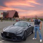 Ibrahim Tsetchoev Instagram – Si j’étais policier j’aurais ce style la 😄, vous aimez bien?

Привет ребята, для тех кто меня не знает, я блогер из Франции и живу тут уже 15 лет, если хотите видеть какая жизнь за границей и следить как из иммигранта я стараюсь с моим другом @djam_ibratv расширить нашу франшизу бургеров @blackandwhiteburger , по всей Европе, то следите за моим IG 😄 Paris, France