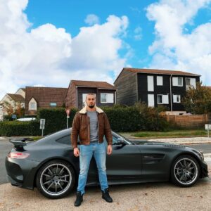 Ibrahim Tsetchoev Instagram - Je peux tester cette bet AMG GTR PRO de 730ch une video sort bientôt sur IbraPlus,
merci a @myrentalcarparis d’avoir prêté pour tester,
vous préférez la mienne ou ce là ?