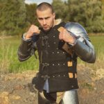 Ibrahim Tsetchoev Instagram - Une nouvelle expérience que j’ai beaucoup aimé, je vais sûrement refaire, car c’est un sport tres dure et j’aime ce qui est dure , le combat médiéval disponibles sur Ibratv. Avant de regarder le combat qui a gagné d’après vous ? Ile-de-France, France