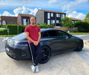 Ibrahim Tsetchoev Instagram - Ne prenez pas l’habitude d’impressionner et plaire aux autres, n’aillez pas peur d’être vous-même, car dans le monde d’aujourd’hui , on vous donne l’illusion de choix, mais en réalité vous avez le choix seulement parmis ce qu’on vous propose !
Que pensez-vous de cela?