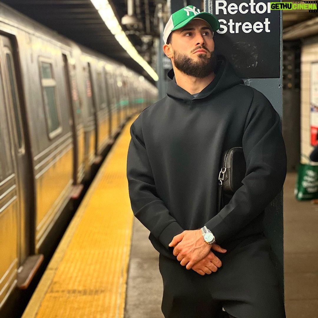 Ibrahim Tsetchoev Instagram - Pour une fois que la casquette est mise dans la bonne ville 😏 New York, New York
