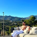 Ibrahim Tsetchoev Instagram – Faut rester stoïque dans toutes les situations.
Ni très heureux, à point, être euphorique, ni très triste a point, être désespéré.
Vous en pensez quoi ? Alicante, España