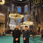 Ibrahim Tsetchoev Instagram – Beaucoup de choses intéressant à visiter à Istanbul, l’un de ma ville préférée.
Ce qui est important, c’est le fond et pas la forme , mais ça m’empêche pas d’apprécier la forme Blue Mosque and St Sophia. The lap of history, crossroad of mankind
