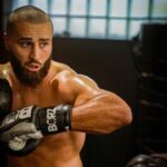 Ibrahim Tsetchoev Instagram - Normalement mon combat est prévu pour février chez @hexagonemmafr , donc je me prépare a fond, à votre avis quelle est mon niveau actuel sur une échelle de 0-10 😬 merci pour studio @manudailycoaching 📸 @djo_rea Paris, France