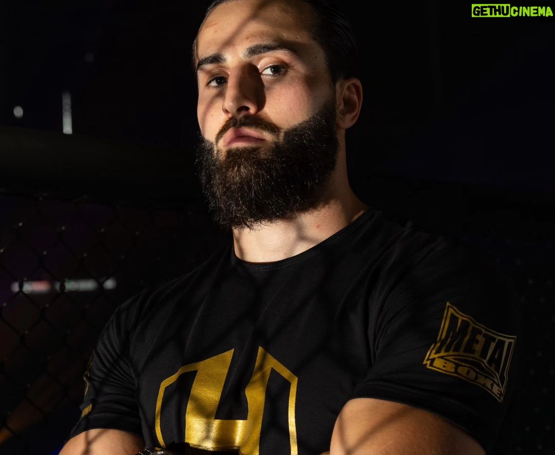 Ibrahim Tsetchoev Instagram - IbraTV (@ts_ibra) aux couleurs de HEXAGONE MMA pour fêter sa signature dans l'organisation 🥊 C'est officiel : IbraTV est un combattant professionnel de mma 👊 Rdv très bientôt dans la cage HEXAGONE MMA pour son premier combat pro 💪 Les informations arrivent très vite, restez connectés ✅️ Abonnez vous pour ne rien louper de l'actu HEXAGONE MMA 📲 Les prochains shows HEXAGONE MMA : 📅 Alkmaar, Pays Bas, 28 Octobre 📅 Paris, 26 Janvier 2024 #HEXAGONEMMA #MMA #HXMMA #FrenchMMAleague #LIVEsport #Fighting #Fight #CombatSports #Live #UFC #Sport #LivesportsStreaming #Ibratv
