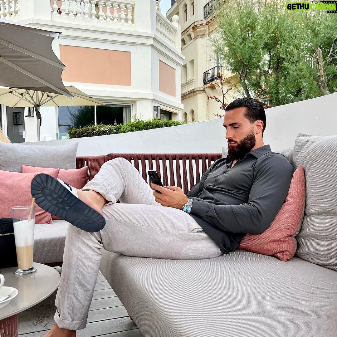 Ibrahim Tsetchoev Instagram - Faut savoir se détendre. Vous comptez aller vous détendre ou cet été ? GRAND HÔTEL LOREAMAR THALASSO SPA