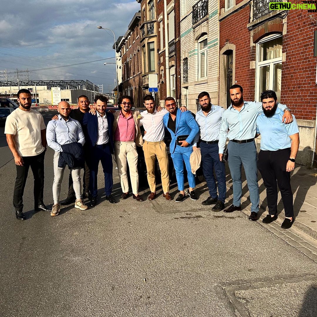Ibrahim Tsetchoev Instagram - Qu’est-ce qui se rappelle de lui ? Félicitations a mon amie, pour son mariage ! Moi j’attends toujours une prétendant , y’a t’il des candidatures? 😏 Liege Bruxelle