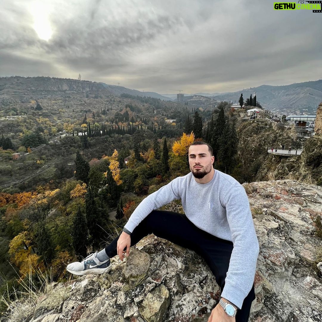 Ibrahim Tsetchoev Instagram - Quoi de mieux que de me ressourcer sur les terres de mes racines, le Caucase ⛰️ Et vous, qu’est-ce que vous ressources ?! თბილისი - Tbilisi