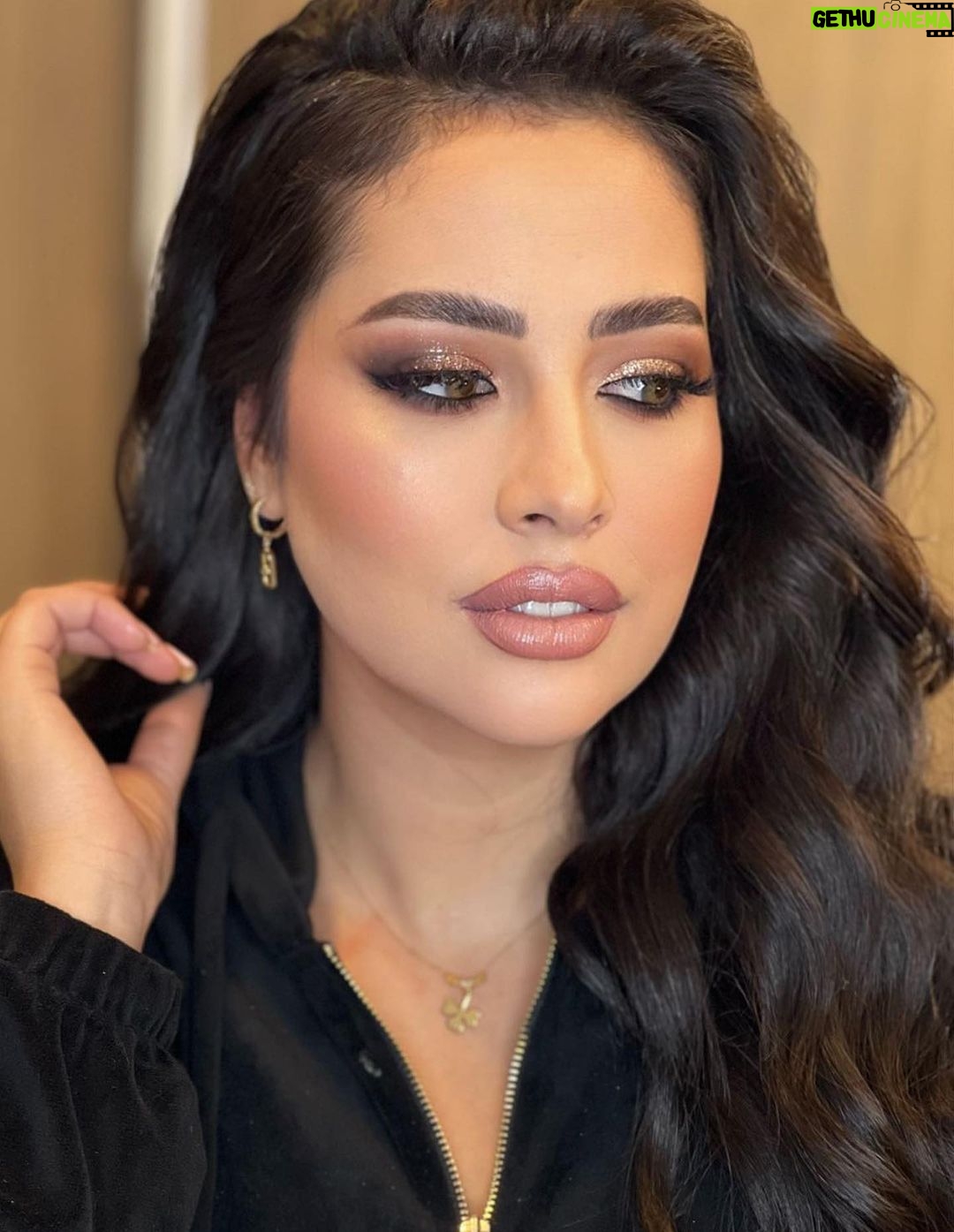 Ibtissam Laaroussi Instagram - احسن صورة ختارو 1234 💄💕بزاف ديال الحب لكم @hasnaafriki @hasnaafriki