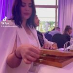 Ibtissam Laaroussi Instagram - شكرا للناس لكيحبوني شكرا مجلة سلطانة @soltanaofficial_ سعيدة بهذا التتويج الذي اعتبره تحفيز لي للاجتهاد اكثر واكثر شكرا شركة @disconnected_prod في شخص خالد النقري و القلب الطيب @hanane.rida والمنتجة نجاة قبي @kobinajat شكرا للمخرجة الغزالة على ثقتك @safaebaraka شكرا لفريق عمل زنقة السعادة مبروك لنا جميع شكرا