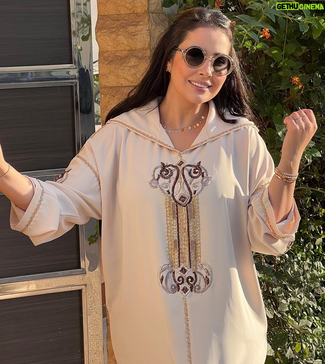Ibtissam Laaroussi Instagram - اللهمَّ اجعَل لنا في هذا اليوم دعوةً لا تُرَد، وافتح لنا باباً في الجنّةِ لا يُسَد، واحشرنا في زمرةِ سيدنا محمد صلى الله عليهِ وسلم.♥️♥️