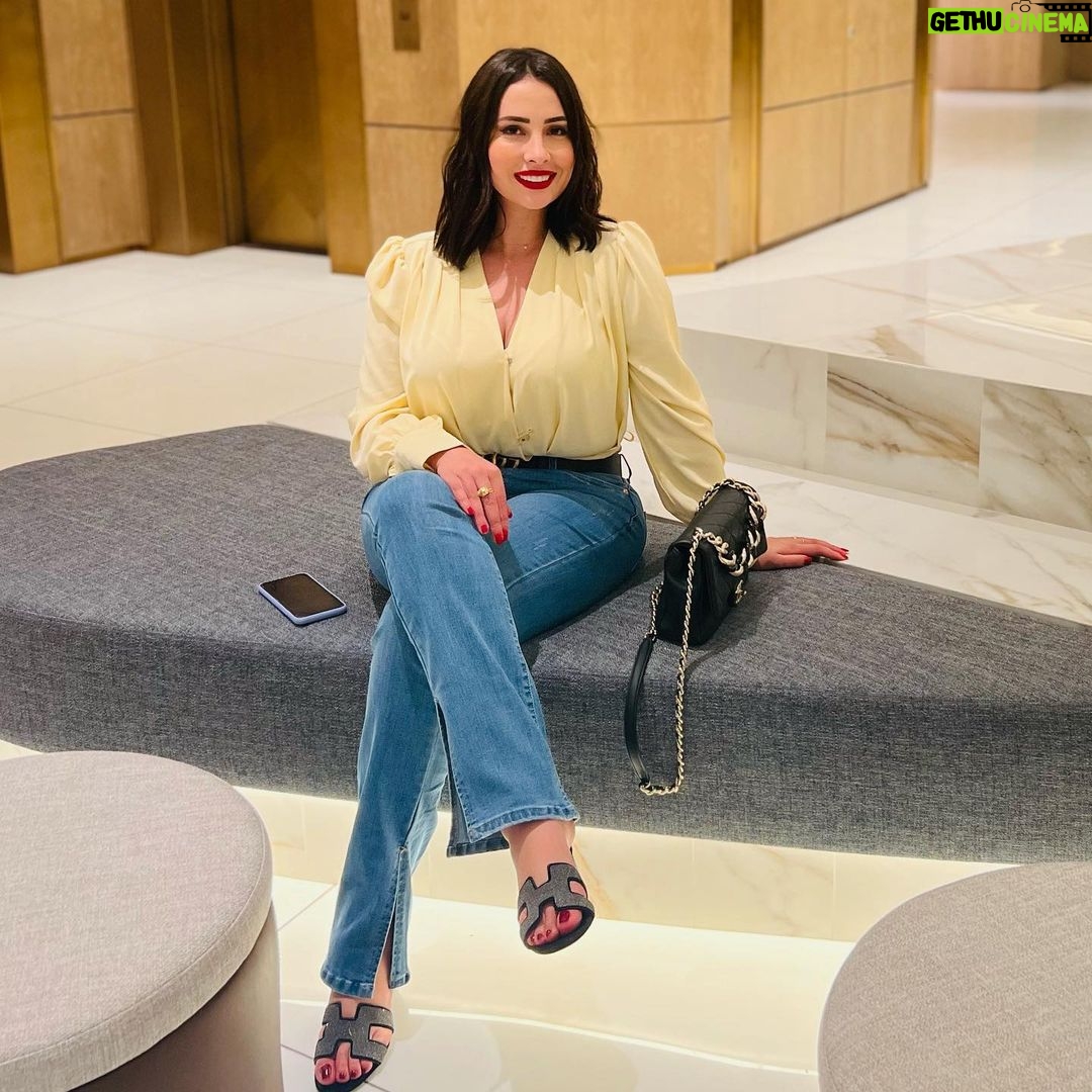 Ibtissam Laaroussi Instagram - اكبر سر السعادة في الحياة هو التصالح مع الذات #loveyourself ❤️❤️❤️