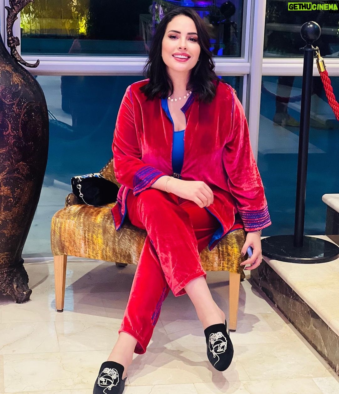 Ibtissam Laaroussi Instagram - @rebelmoorish شكرا للناس لي كيفرحوني كنحبكم ❤️❤️❤️