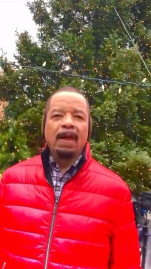 Ice-T Instagram - Holiday Wishes to everyone from the ICEBERG 💥