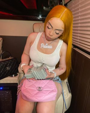 Ice Spice Instagram - passenger prince$$ 🩷