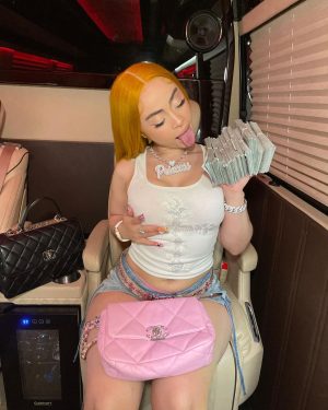 Ice Spice Instagram - passenger prince$$ 🩷