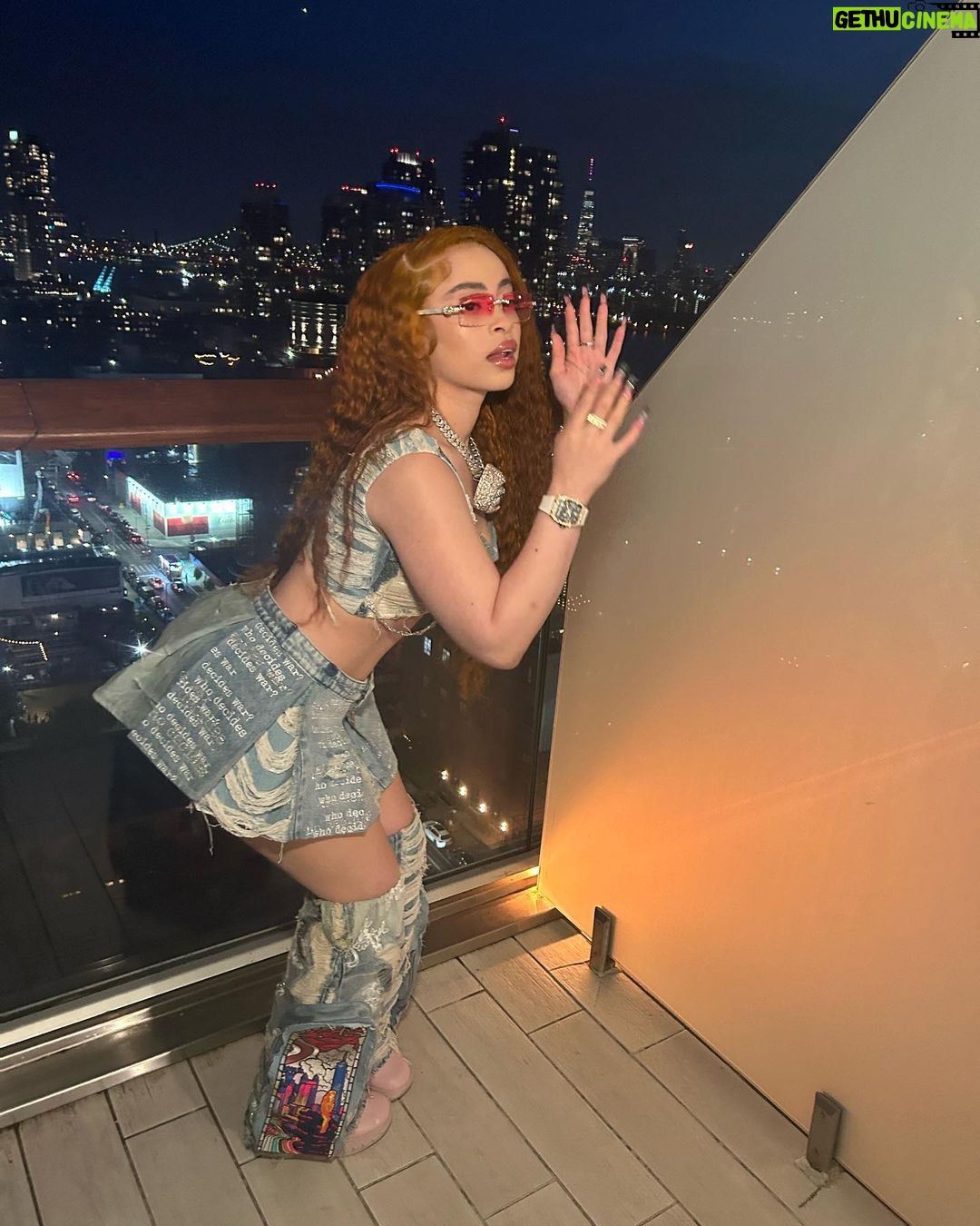 Ice Spice Instagram - 2 many b*tches where da n!ggas at